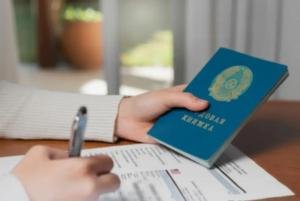 Есть ошибки в трудовой книжке? Что делать при обращении за назначением пенсии?