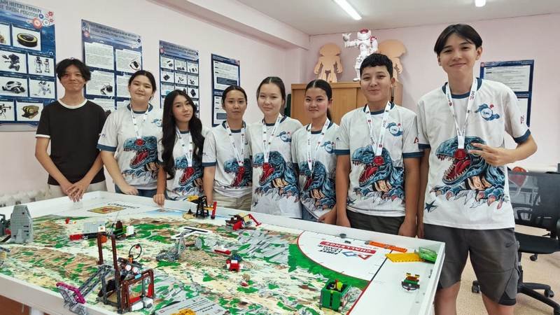 Карагандинские школьники вошли в число лучших на международном чемпионате по робототехнике в Пекине