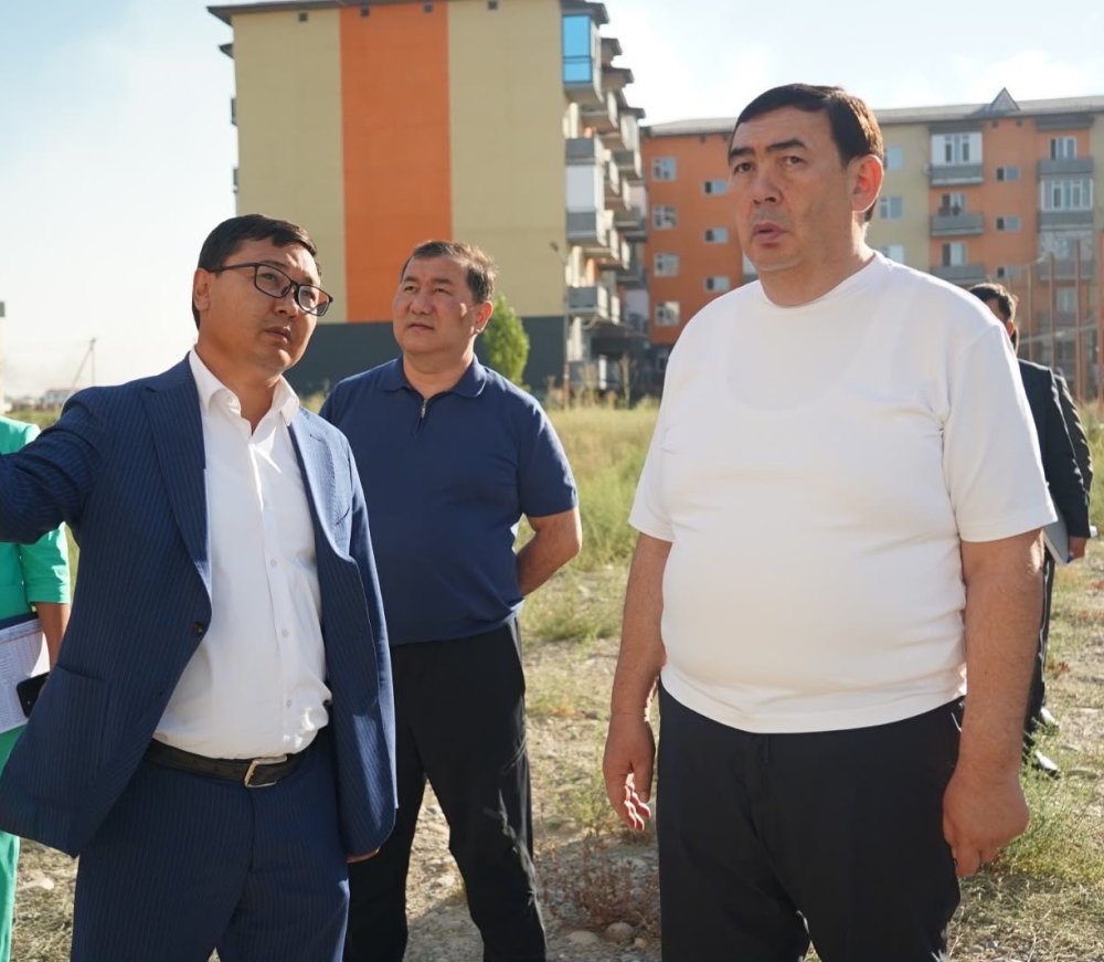 Аким города Тараза Бакытжан Орынбеков проинспектировал ход строительства многоквартирных жилых домов в микрорайонах Шапағат, Ұлы дала и Балауса