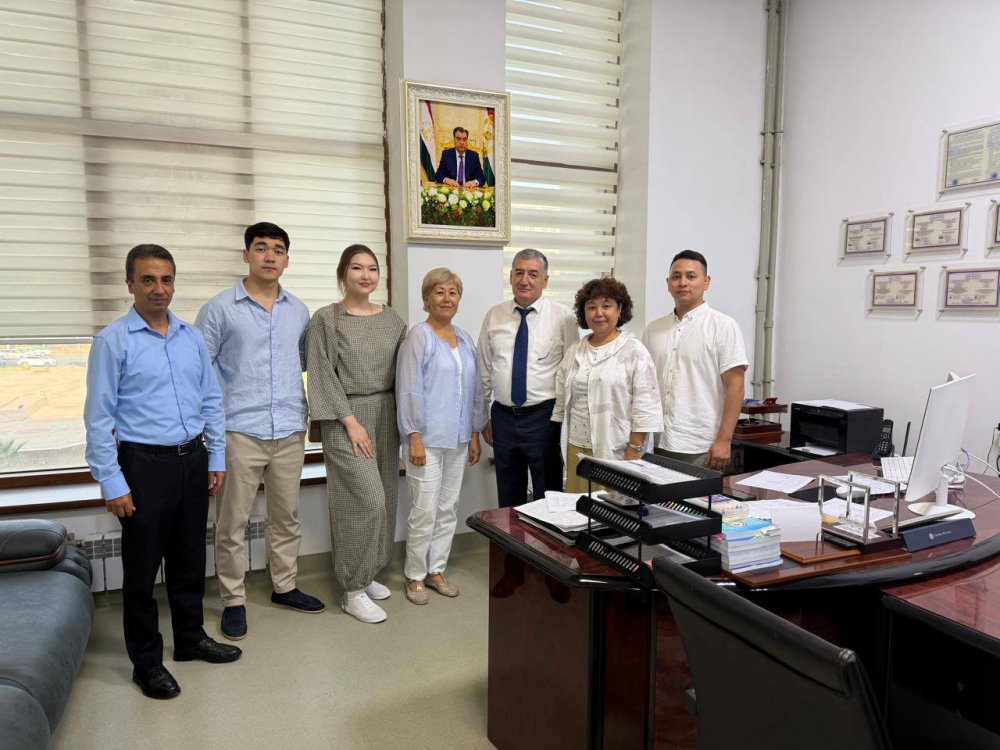 СТУДЕНТЫ МЕДУНИВЕРСИТЕТА СЕМЕЙ ПРЕДСТАВИЛИ В ДУШАНБЕ СТАРТАПЫ В ОБЛАСТИ ИИ