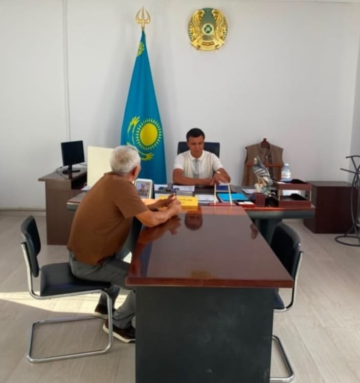 27 августа текущего года в ГУ” Аппарат акима Рахатского сельского округа “в целях повышения качества оказания государственных услуг прошло мероприятие” День услугополучателя".