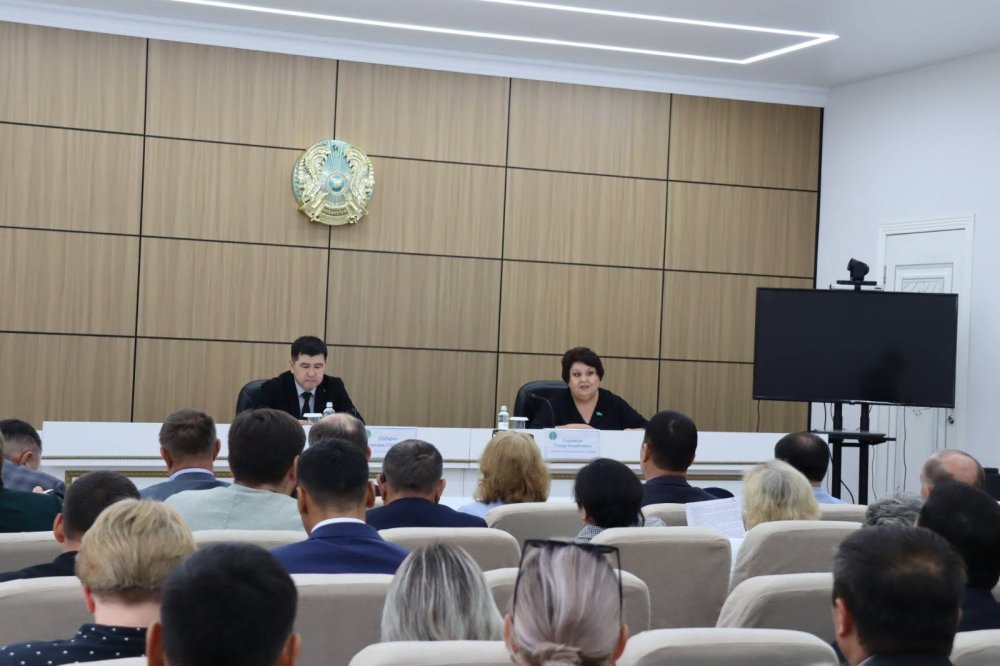 Вопросы правопорядка и дополнительного образования рассмотрены на заседании постоянной комиссии