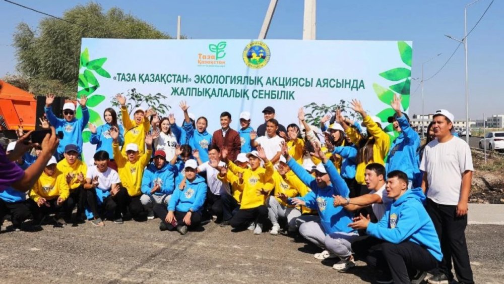 Ербол Карашукеев принял участие в общегородском субботнике 6 сентября 2026 г.